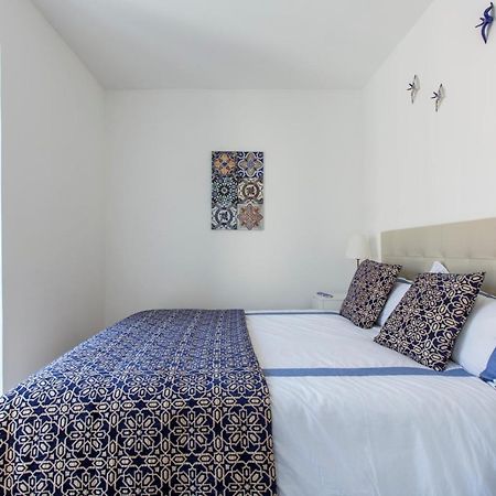 Amazing Downtown Apt With Small Balcony With View Over The Castle Лиссабон Экстерьер фото